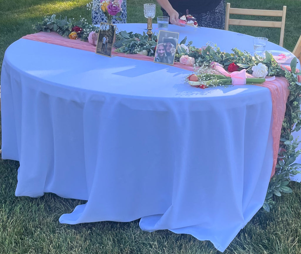 Round White Tablecloths